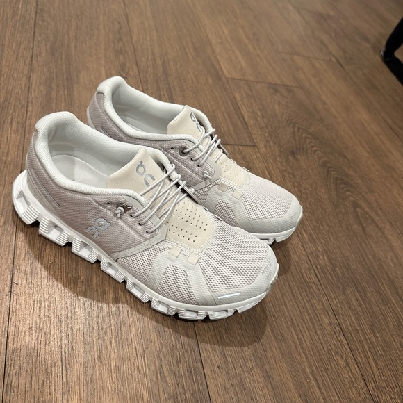 On Cloud 5 Sneakers - Picture 4 of 7